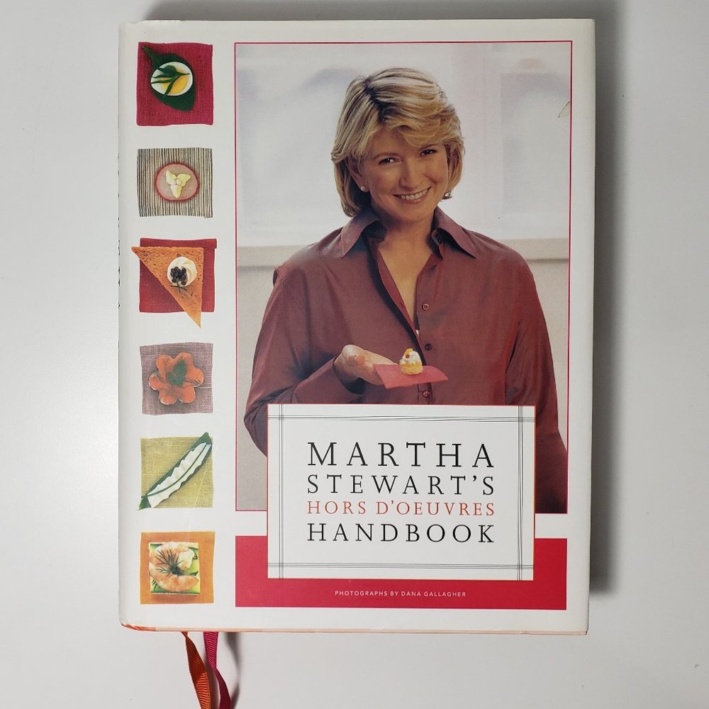 Hardcover Martha Stewart's Hors d'Oeuvres Handbook